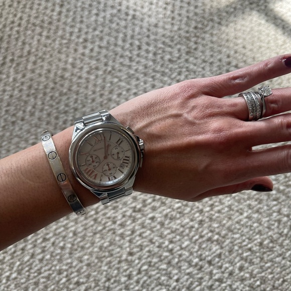 Gorgeous oversized Michael Kors watch - Picture 3 of 5